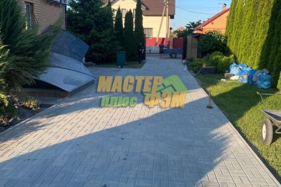 укладка тротуарной плитки брусчатка авеню в Ст. Петровцах 5