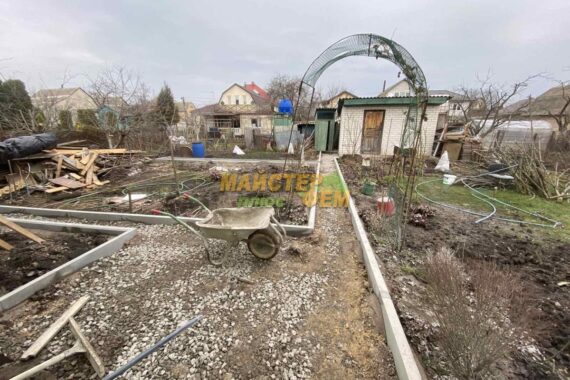 2024 Укладання тротуарної плитки Кирпич у Хотянівці підготовка для укладаня бруківки цеголка у хотянівці