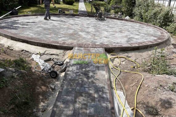 2024 Укладання тротуарної плитки Пасаж Арагон у Києві Панорамна пасаж юнілюкс мощення у києві