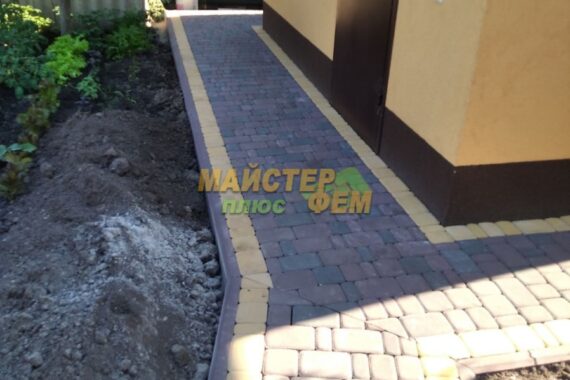 2024 Укладання тротуарної плитки Старе Місто у Підгірцях мощение фем старый город в подгорцах
