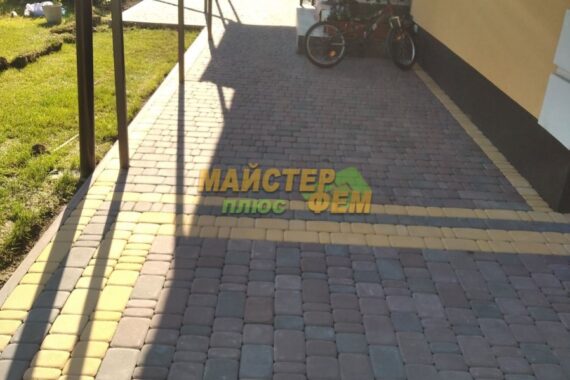 2024 Укладання тротуарної плитки Старе Місто у Підгірцях работы по укладке плитки старый город брук плит в подгорцах
