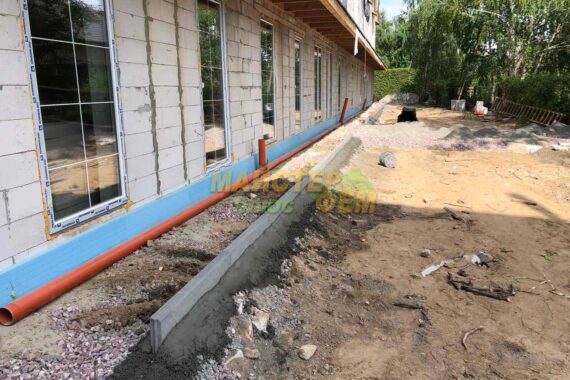 2024 Укладання тротуарної плитки Старе Місто у Вишгороді устоновка поребрика моноліт брук у вишгороді