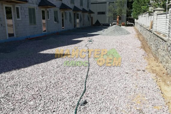 2024 Укладання тротуарної плитки Старе Місто у Вишгороді підготовка основи під укладання плитки старе місто у Вишгороді