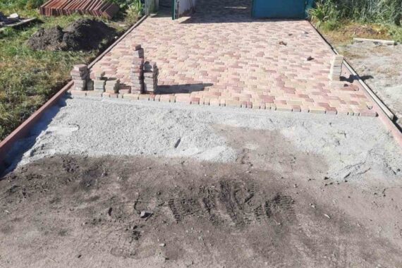 укладання плитки старе місто ЄКО у марьяновці