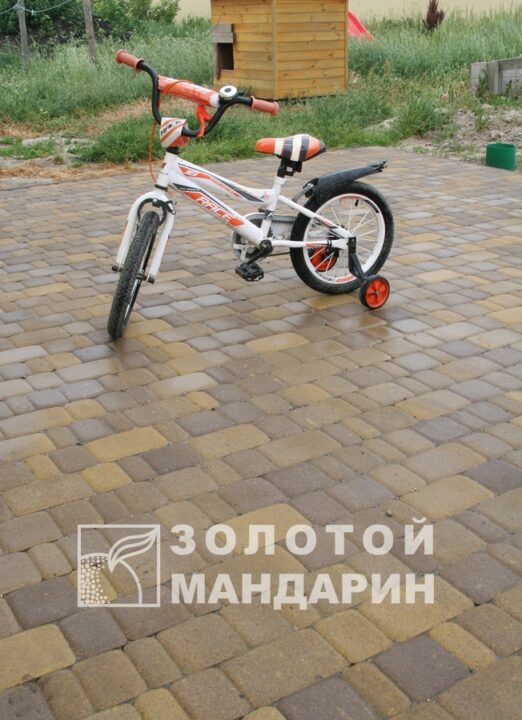 Старый город Генуя Золотой Мандарин Бруківка старе місто генуя золотий мандарин