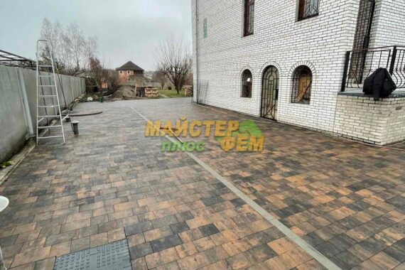 2024 Укладка тротуарной плитки КВАДРО в Романкове 2024 Укладка тротуарной плитки КВАДРО в Романкове